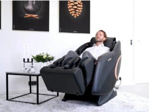 werknemer in massagestoel voor welzijn op het werk